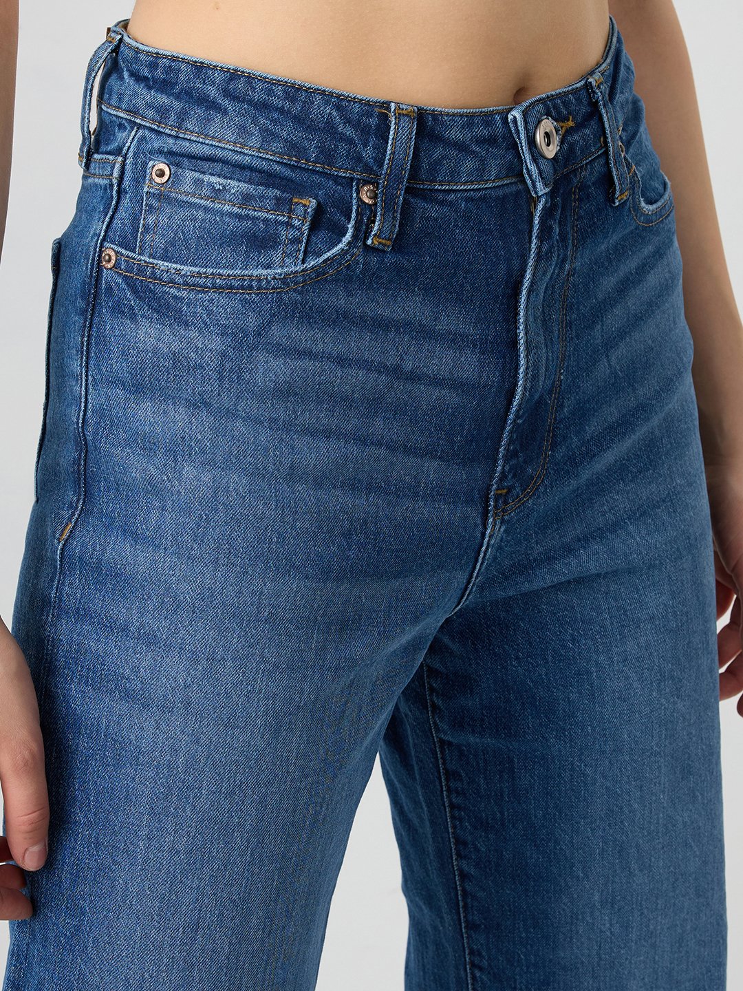 Women Bella Jeans Straight Fit Blue Mid Rise