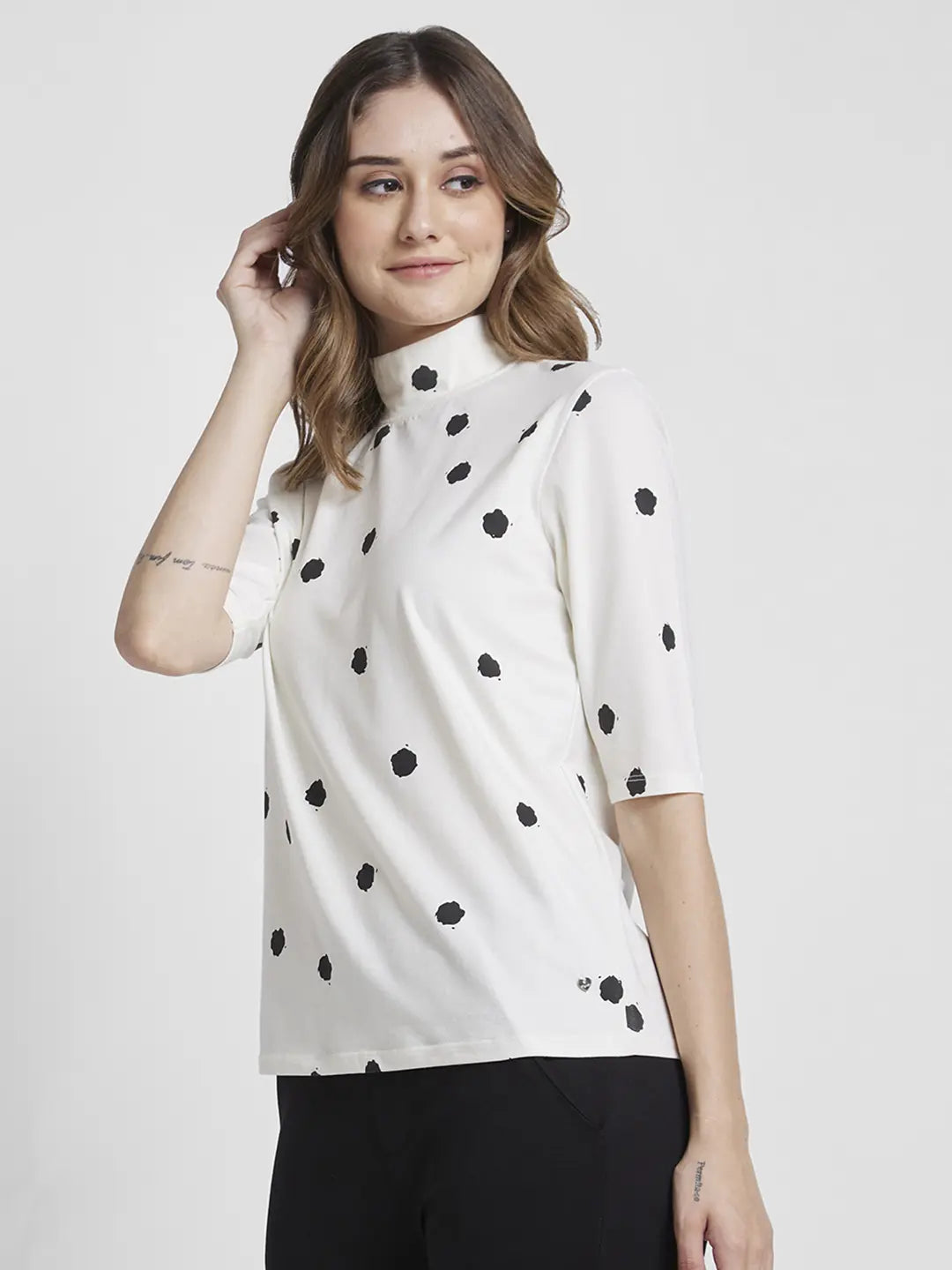 Spykar Off White Regular Fit Casual T-Shirts For Women