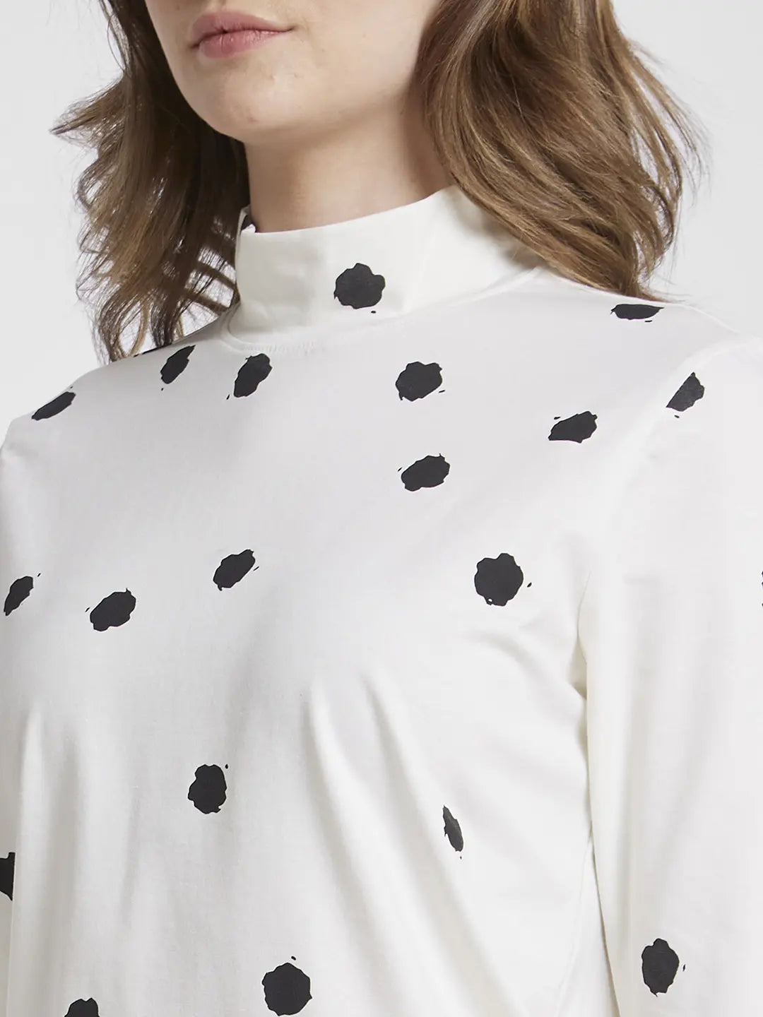 Spykar Off White Regular Fit Casual T-Shirts For Women