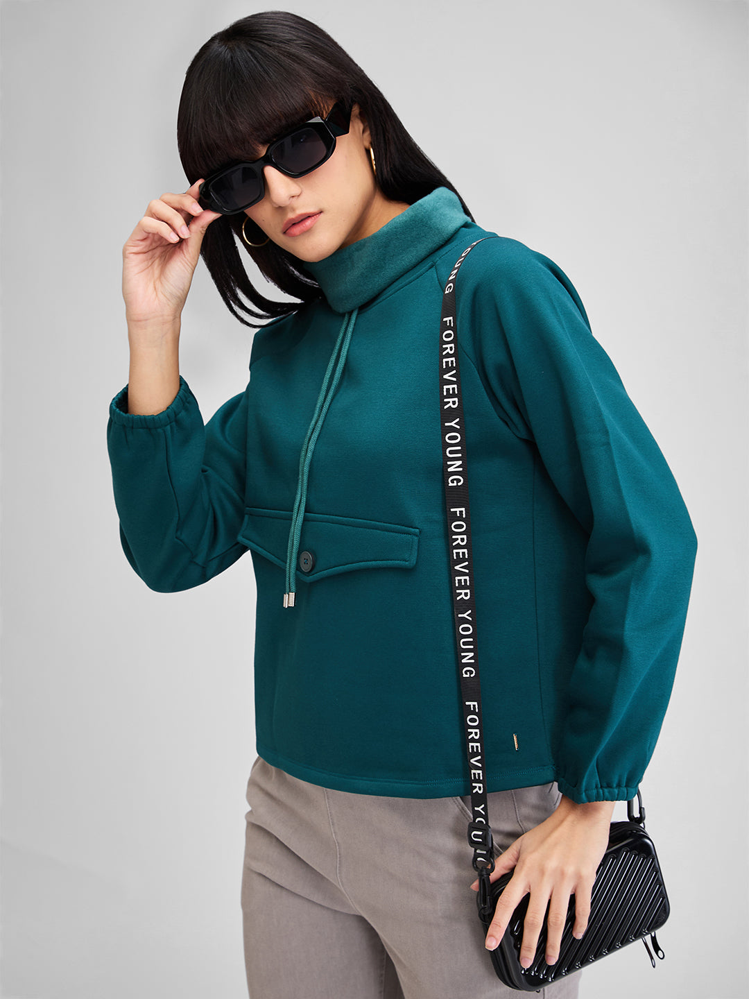 Spykar Green Full Sleeves Regular Fit Solid Sweat Shirts For Women