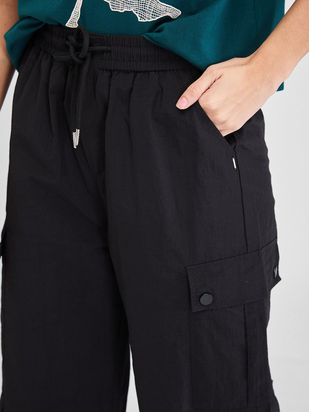 Spykar Black Mid Rise Baggy Cargo For Women