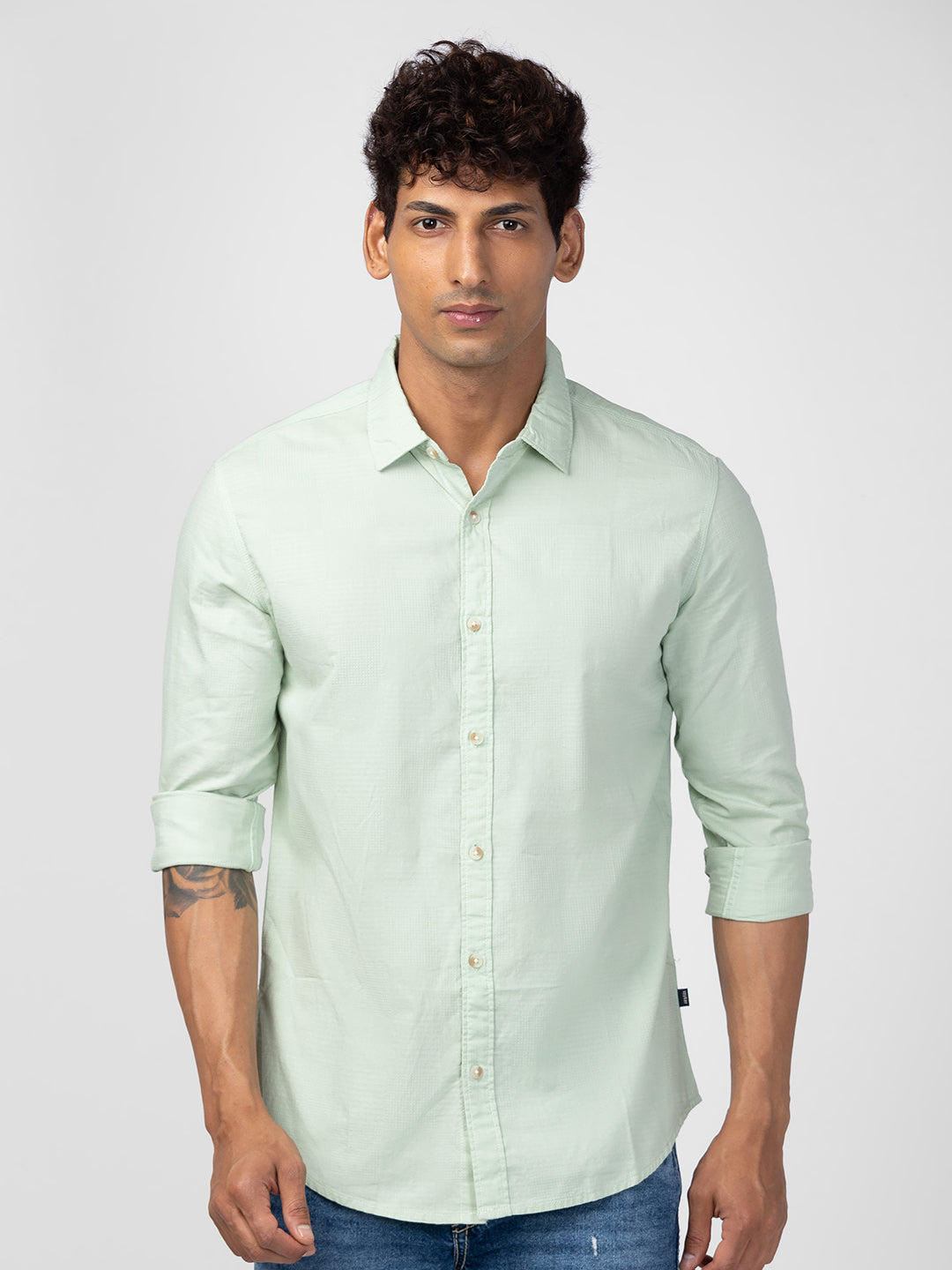 Spykar Men Pista Green Cotton Slim Fit Plain Shirt