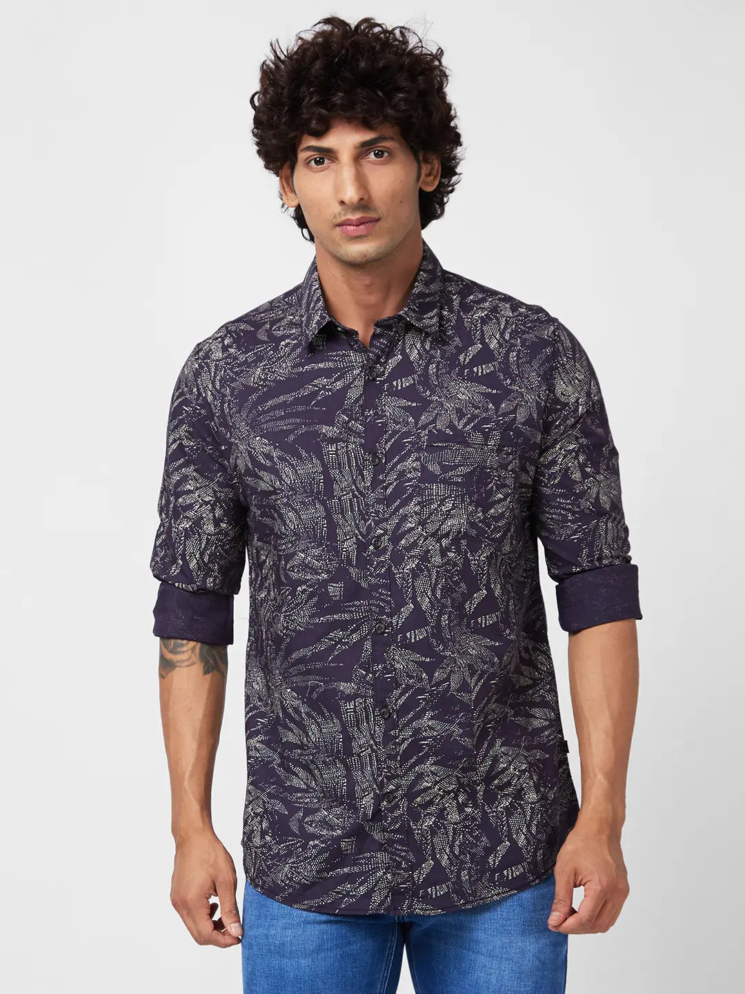 Spykar Men Navy Blue Slub Regular Slim Fit Full Sleeve Casual Floral Print Shirt