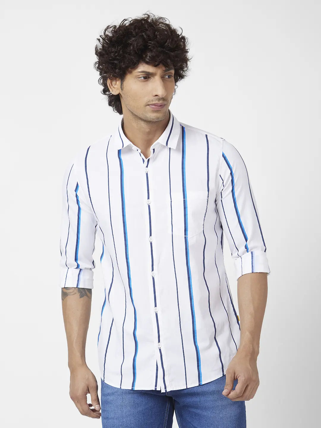 Spykar Men White Cotton Slim Fit Full Sleeve Striped Shirt