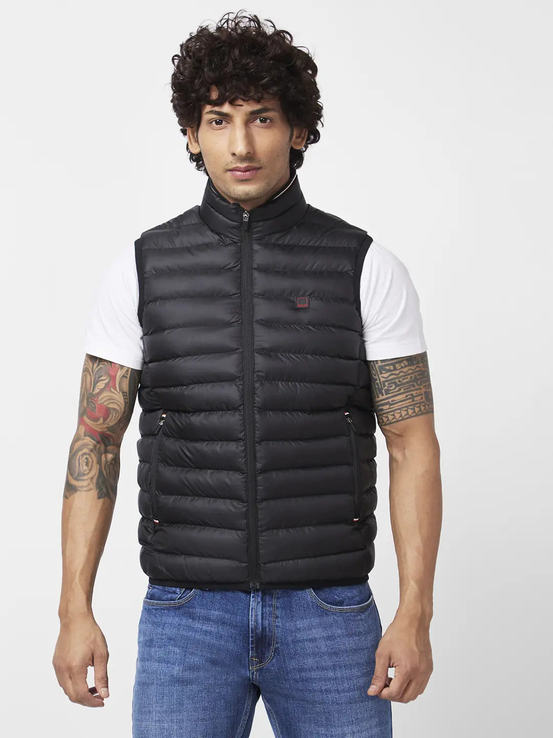 Men'S Sleeveless Jacket With Contrast Neck Tipping & Br and ed Rib