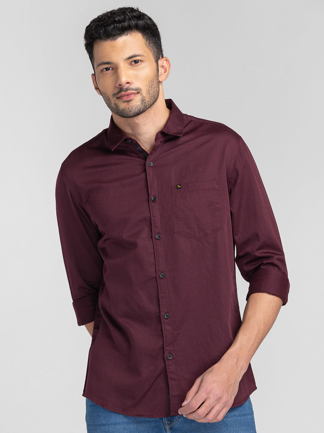 Spykar Men Wine Red Cotton Slim Fit Plain Shirts