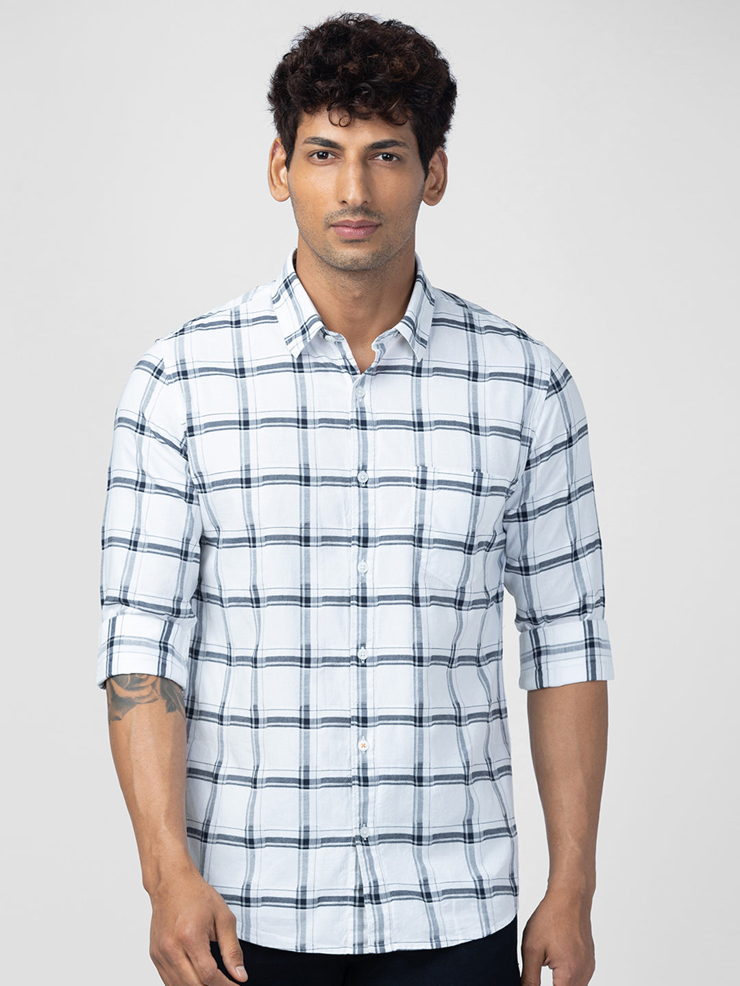 Spykar Men White Cotton Regular Slim Fit Checkered Shirt