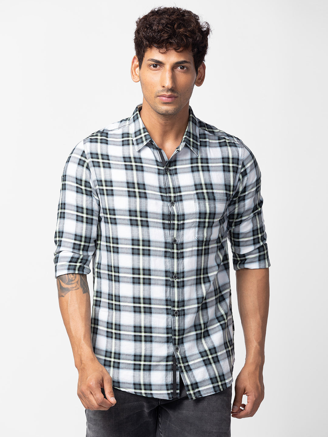 Spykar Men Black Cotton Slim Fit Checkered Shirt