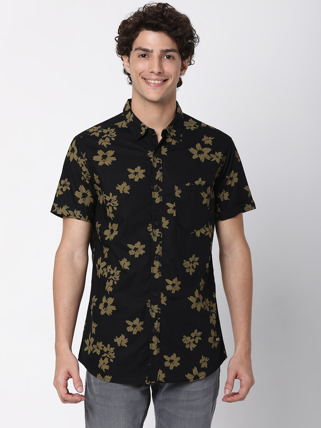 Spykar Men Black Cotton Half Sleeve Floral Print Shirt