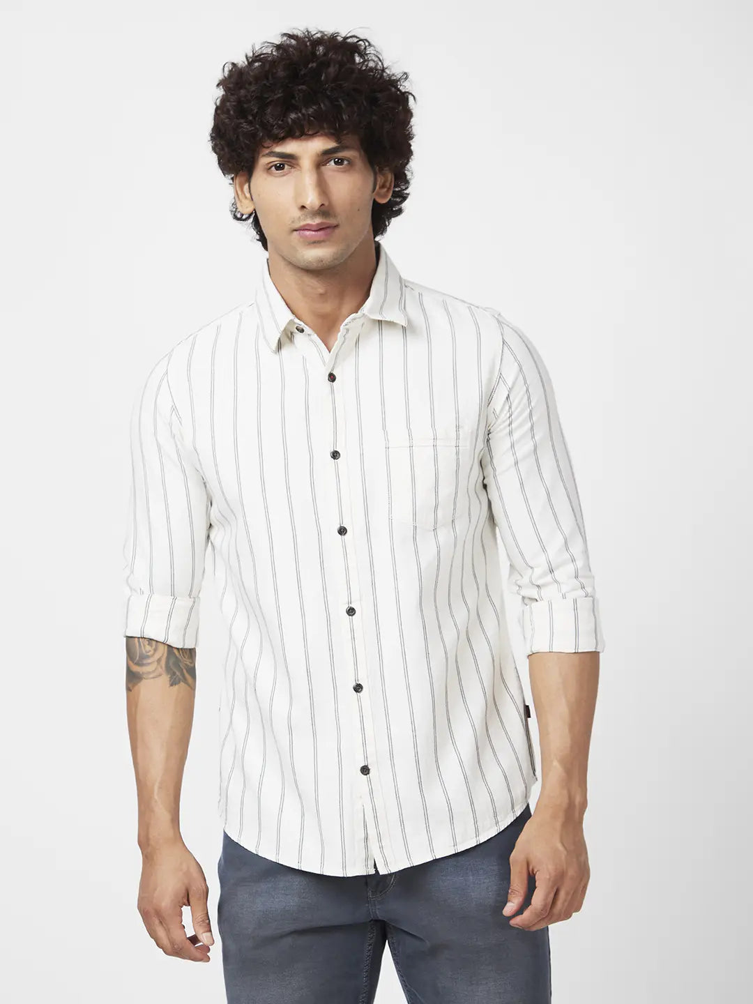 Spykar Men Off White Cotton Regular Slim Fit Full Sleeve Casual Striped Shirt