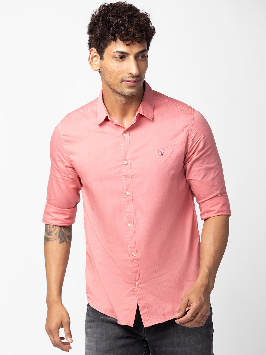 Spykar Men Tan Pink Cotton Slim Fit Plain Shirt