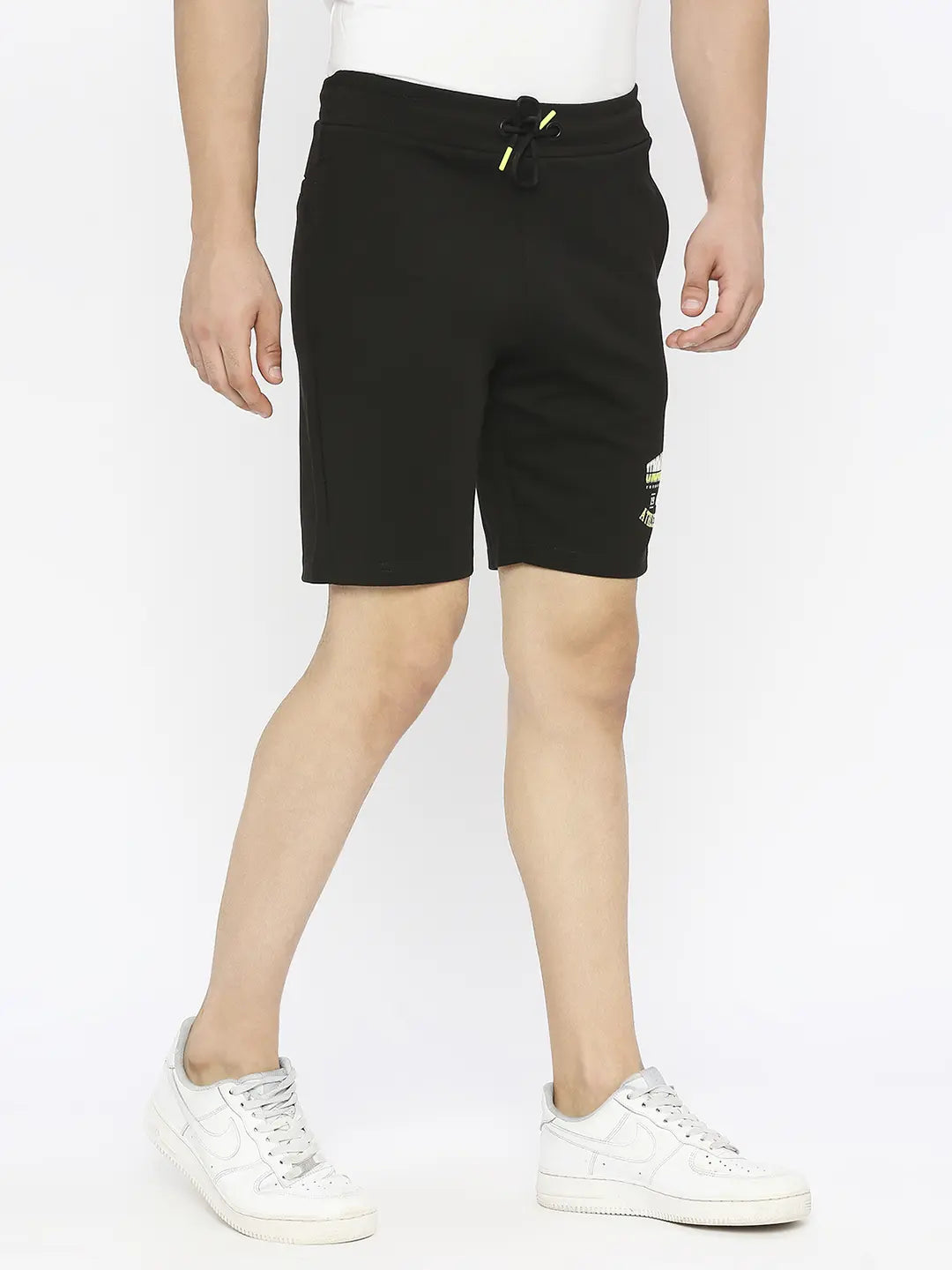 Spykar Men Black Blended Regular Fit Knee Length Plain Shorts