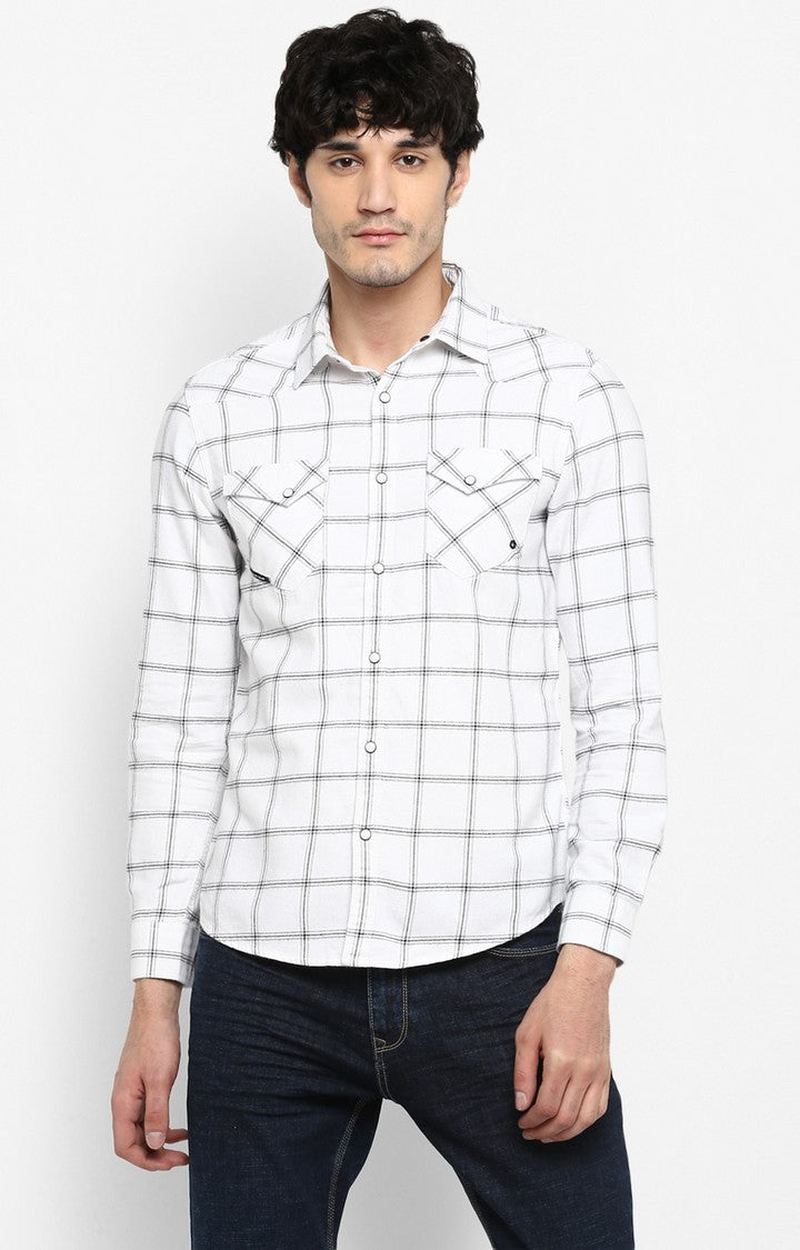 Spykar Men White Checked Slim Fit Casual Shirt