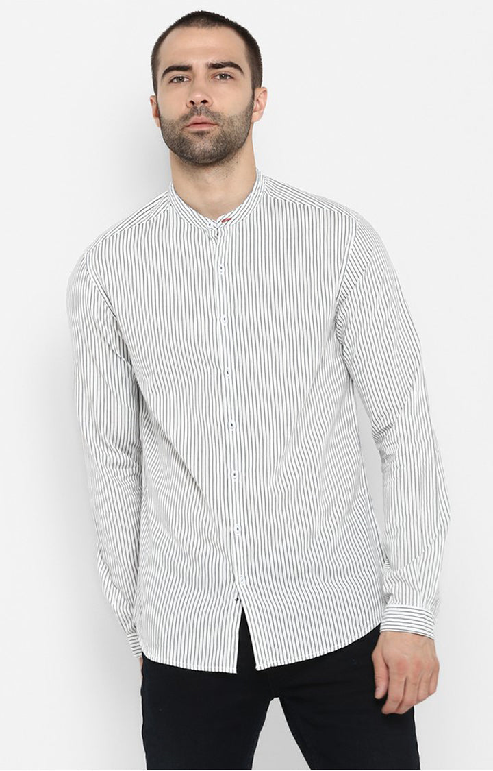 Spykar Men White Striped Slim Fit Casual Shirt