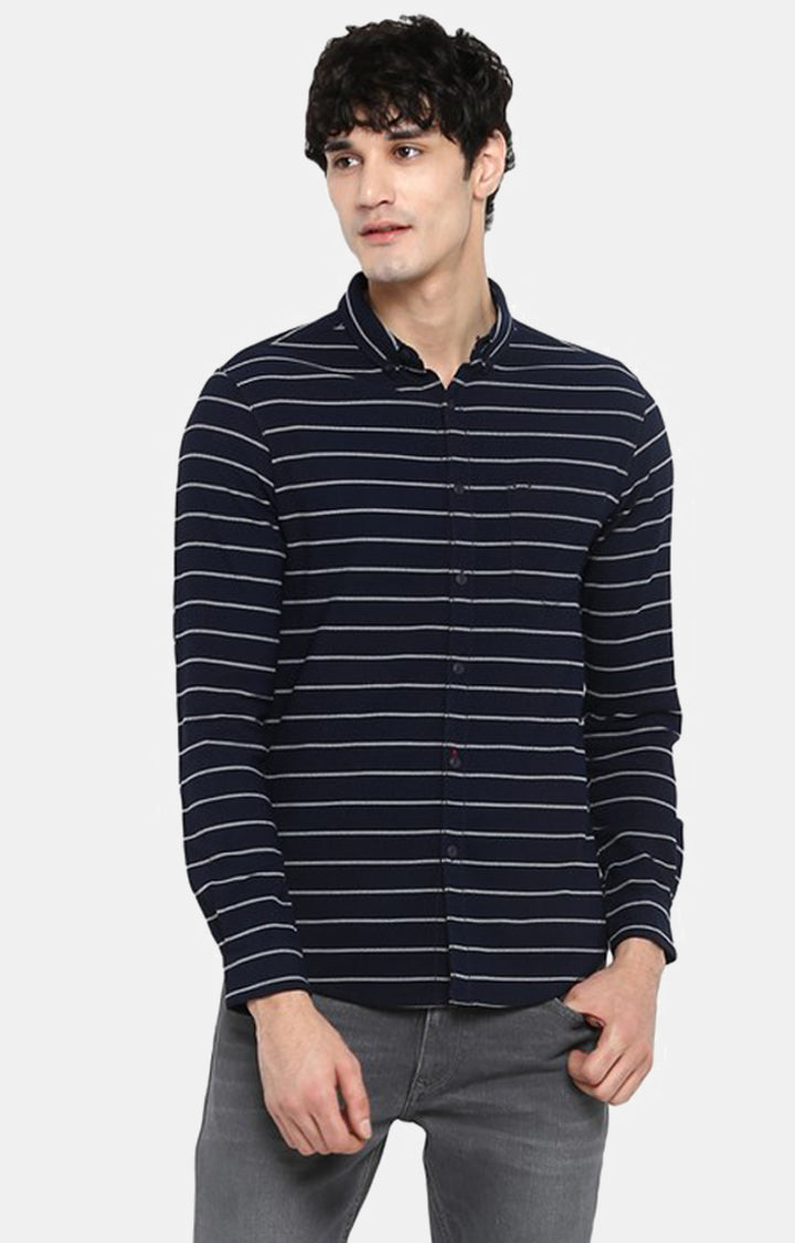 Spykar Men Navy Striped Slim Fit Casual Shirt