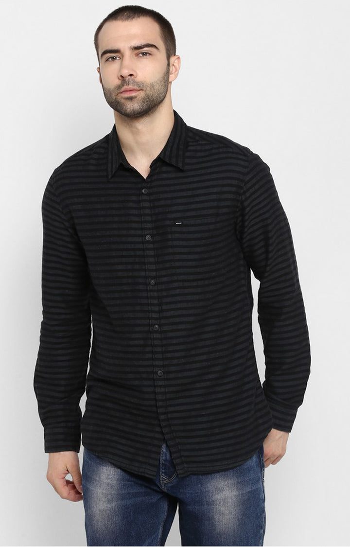 Spykar Men Black Striped Slim Fit Casual Shirt