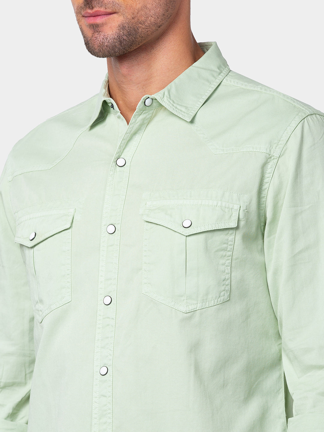 Spykar Men Pista Green Cotton Slim Fit Plain Shirt