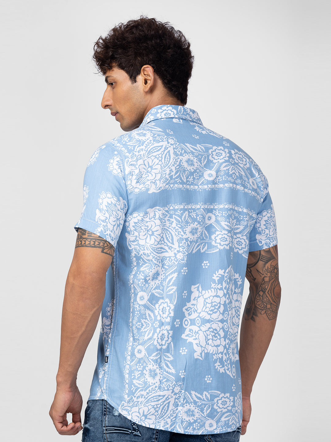 Spykar Men Blue Cotton Slim Fit Floral Shirt