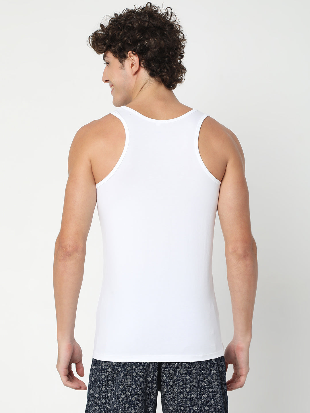 Men Premium White Cotton Blend Regular Fit Vest - Underjeans By Spykar