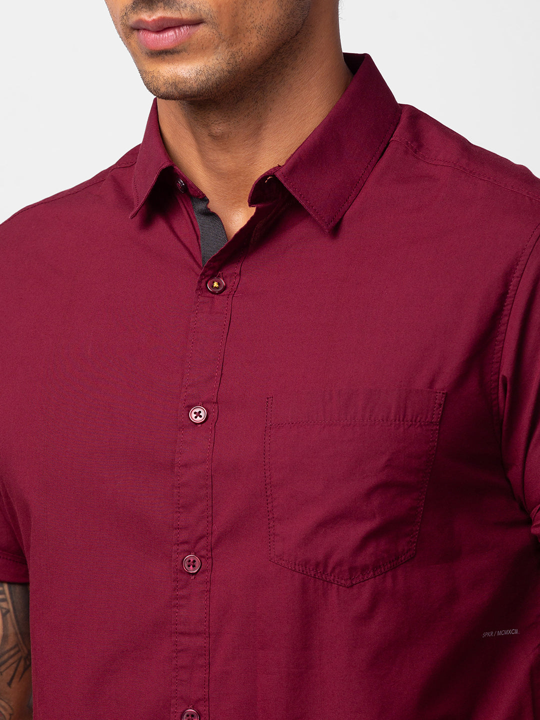 Spykar Men Wine Red Cotton Slim Fit Plain Shirt