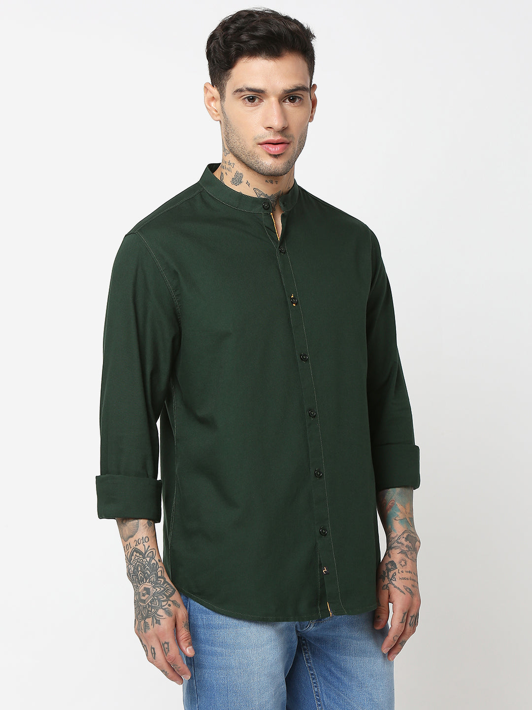 Spykar Men Bottle Green Cotton Slim Fit Plain Shirts