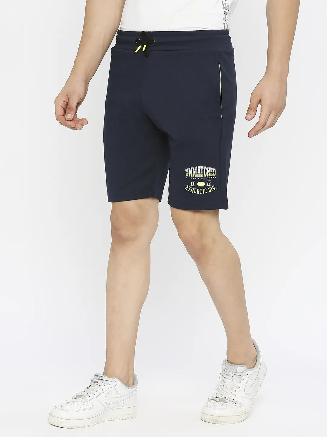 Spykar Men Navy Blue Blended Regular Fit Knee Length Plain Shorts