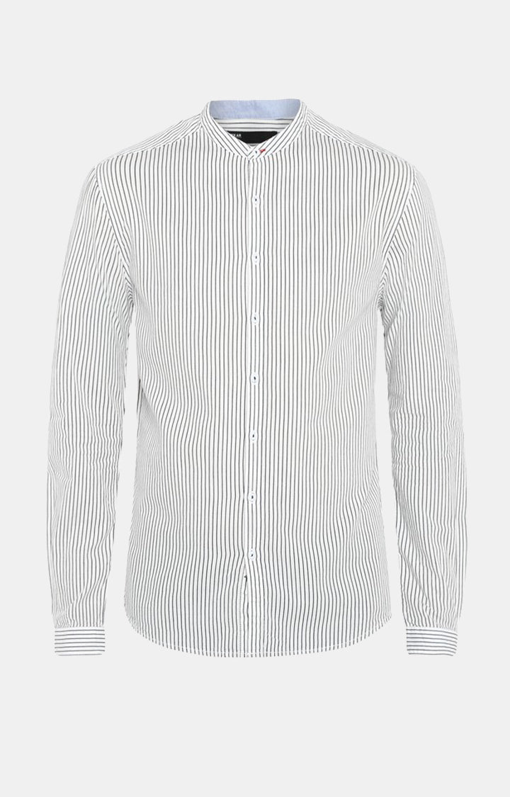 Spykar Men White Striped Slim Fit Casual Shirt