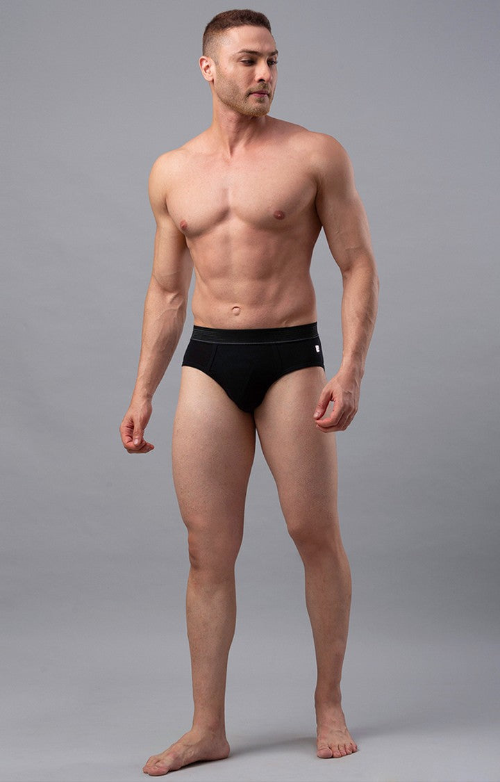 Underjeans By Spykar Black Solid Briefs For Men