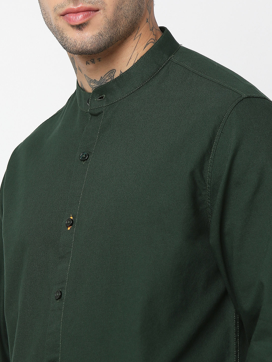 Spykar Men Bottle Green Cotton Slim Fit Plain Shirts