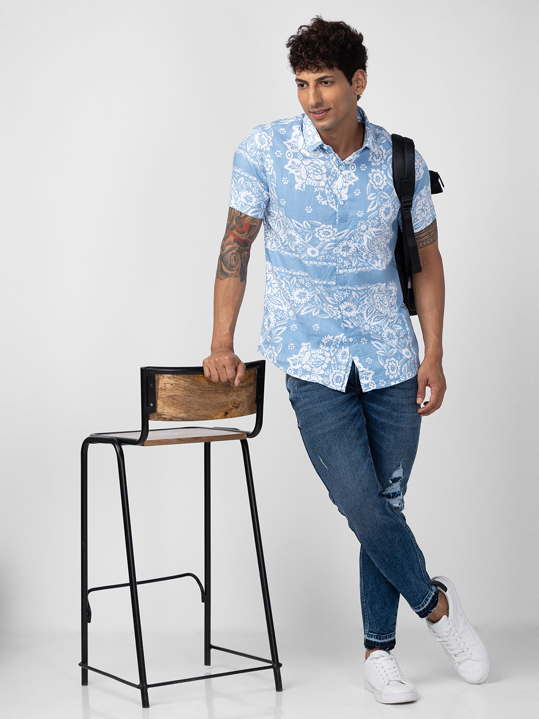 Spykar Men Blue Cotton Slim Fit Floral Shirt