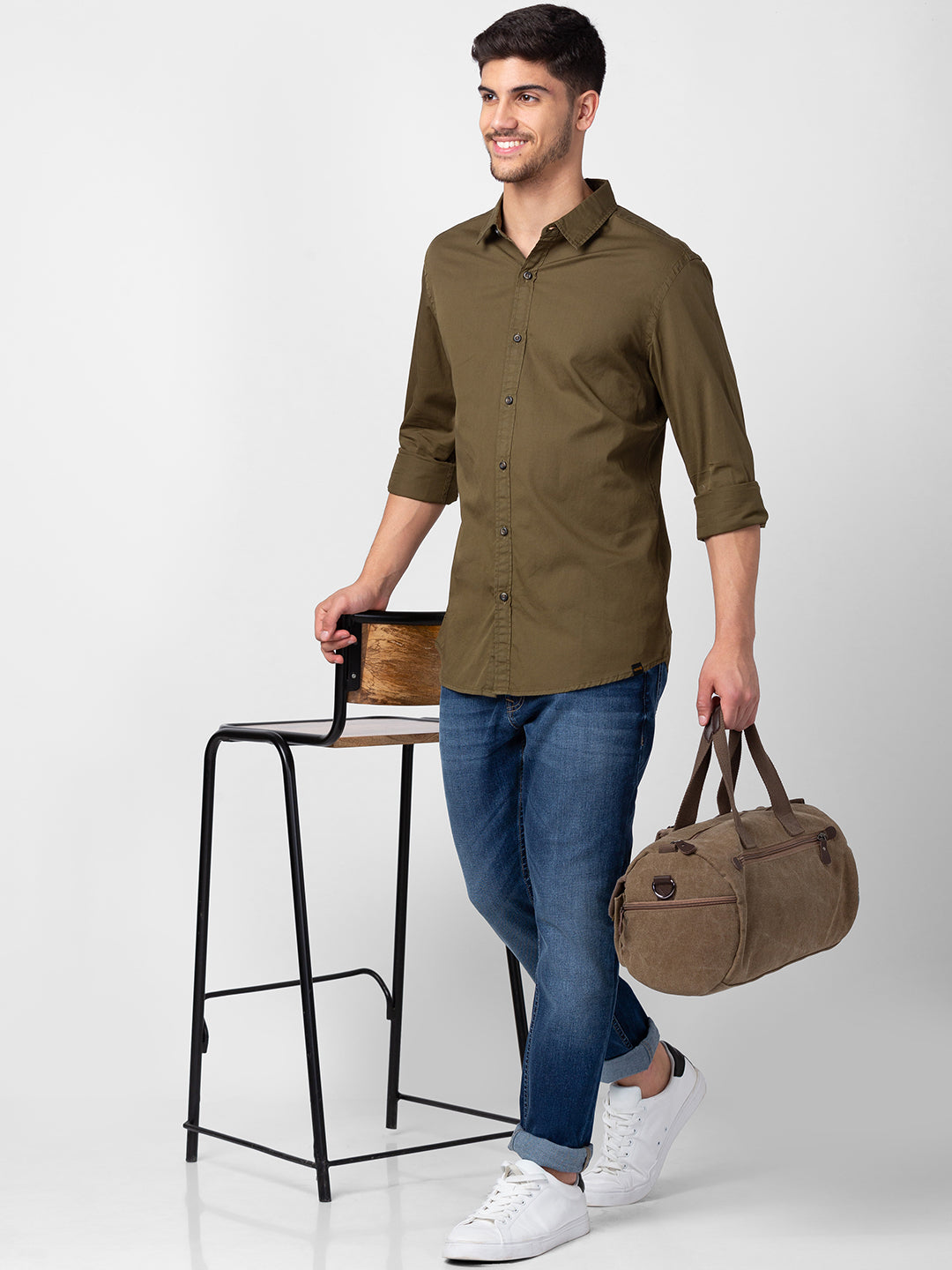 Spykar Men Military Green Cotton Slim Fit Plain Shirt