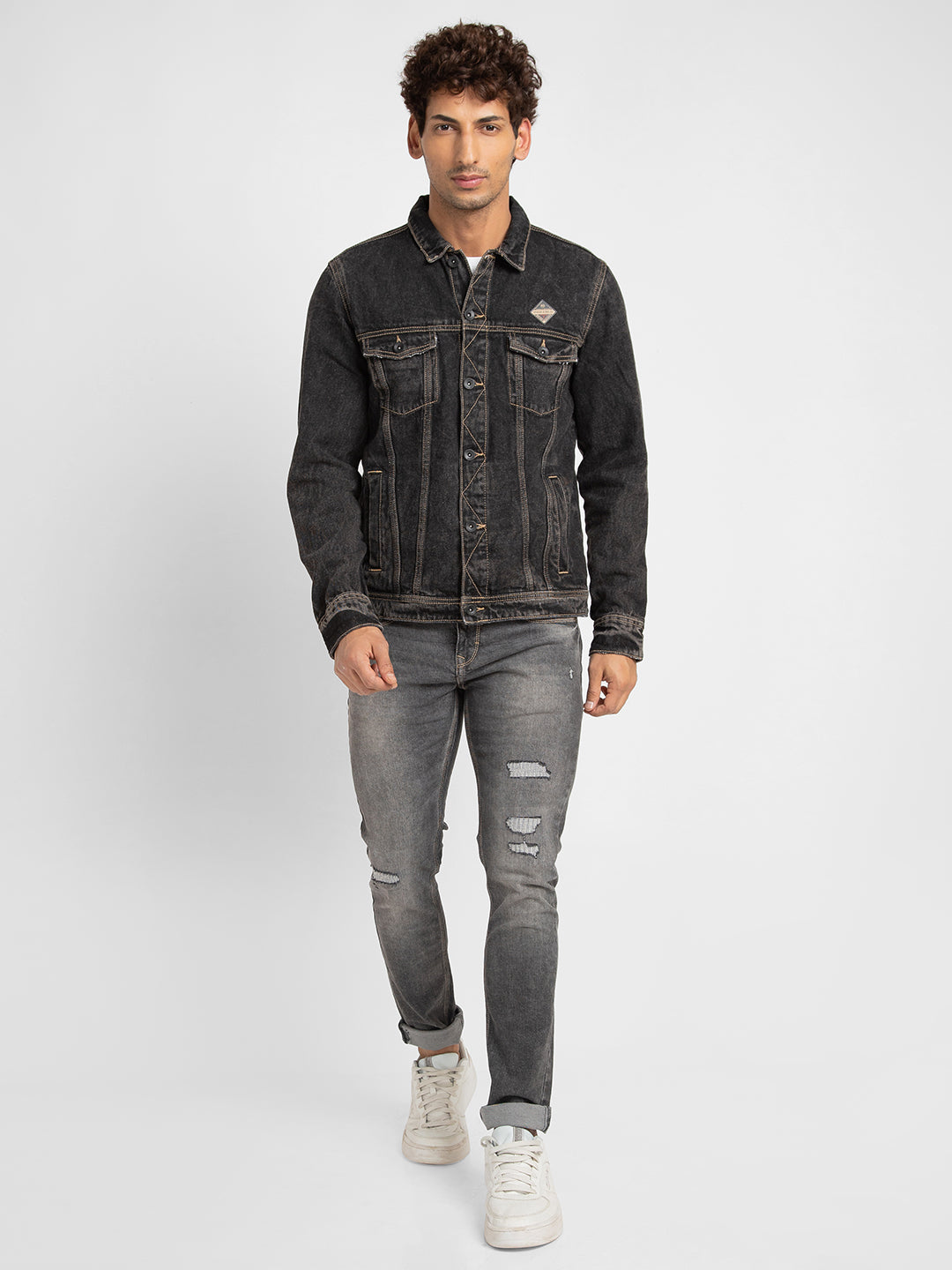 Black Jeans With Light Denim Jacket | Jeans outfit men, Black denim jacket  outfit, Jean jacket outfits men