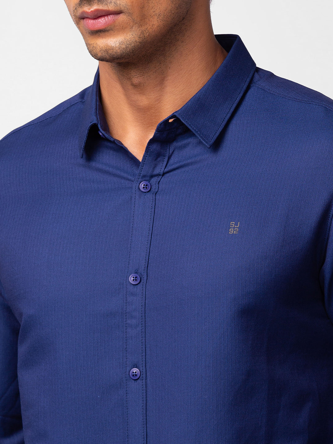 Spykar Men Indigo Blue Cotton Slim Fit Plain Shirt