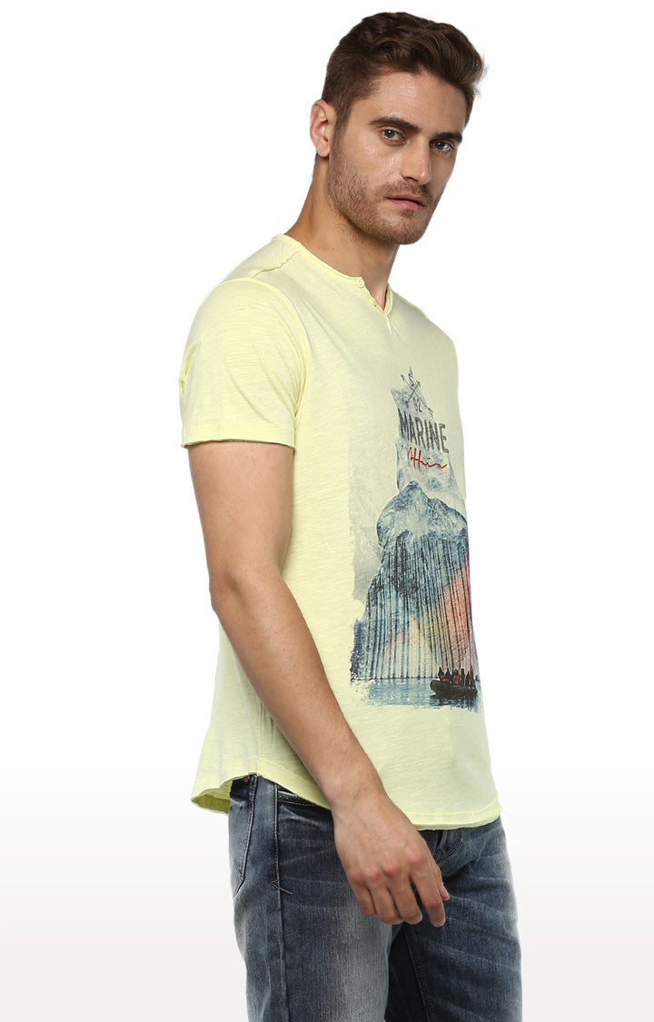 Spykar Yellow Cotton Slim Fit T-Shirt For Men