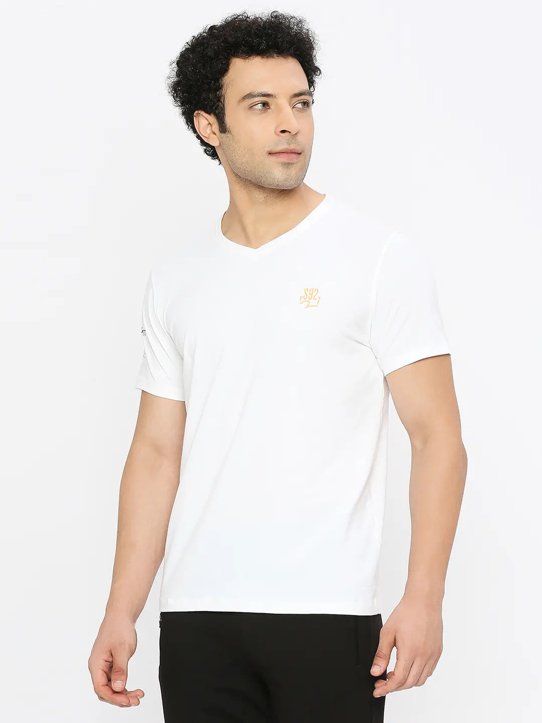 Spykar Men White Cotton Regular Fit Half Sleeve Plain V-Neck Tshirt