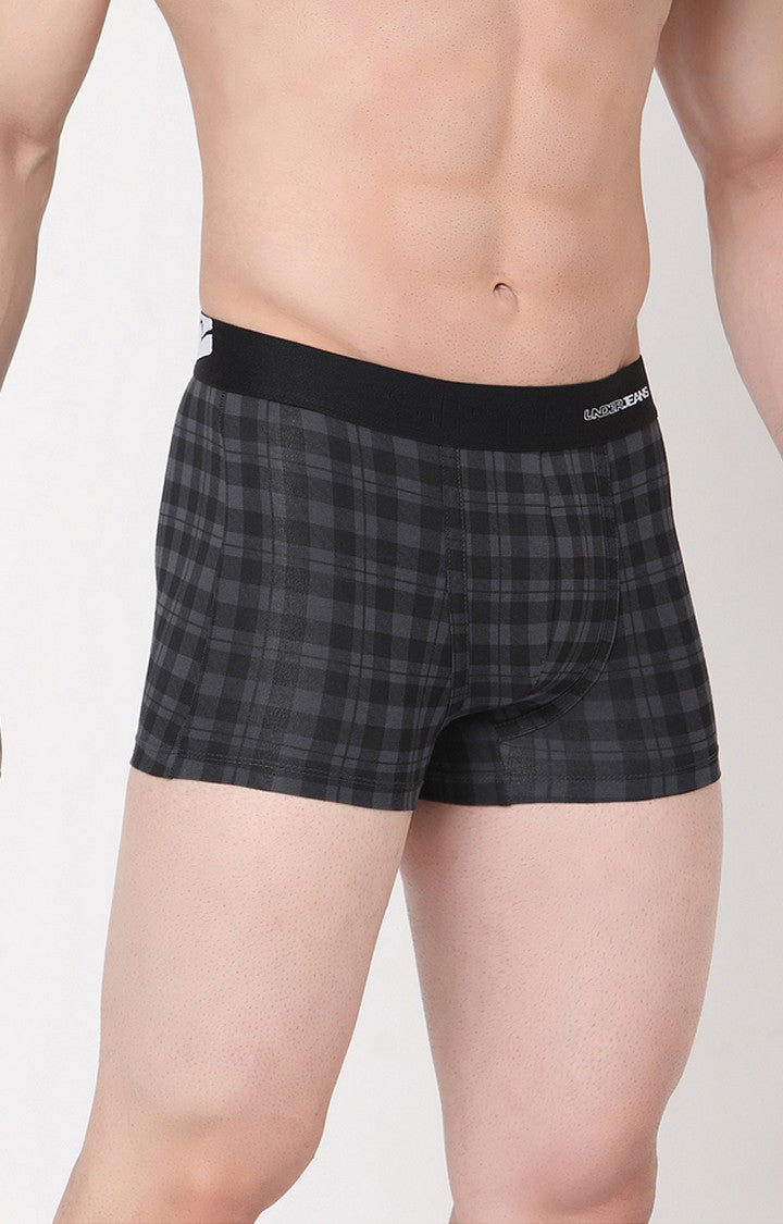 Underjeans By Spykar Men Black Solid Trunks