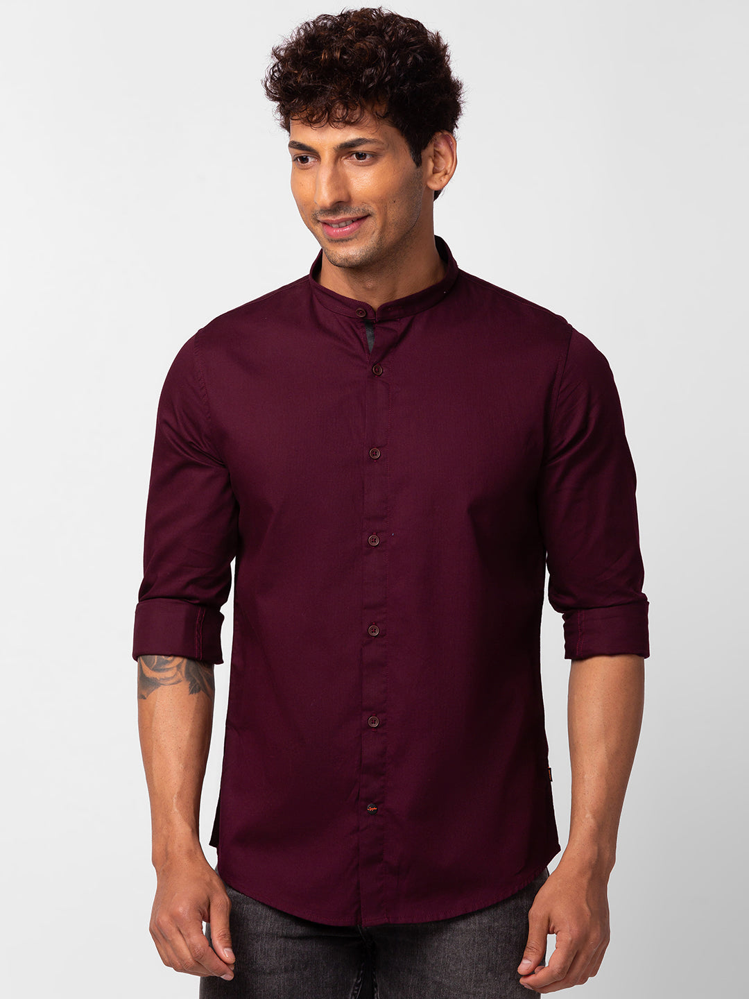 Spykar Men Wine Red Cotton Slim Fit Plain Shirt