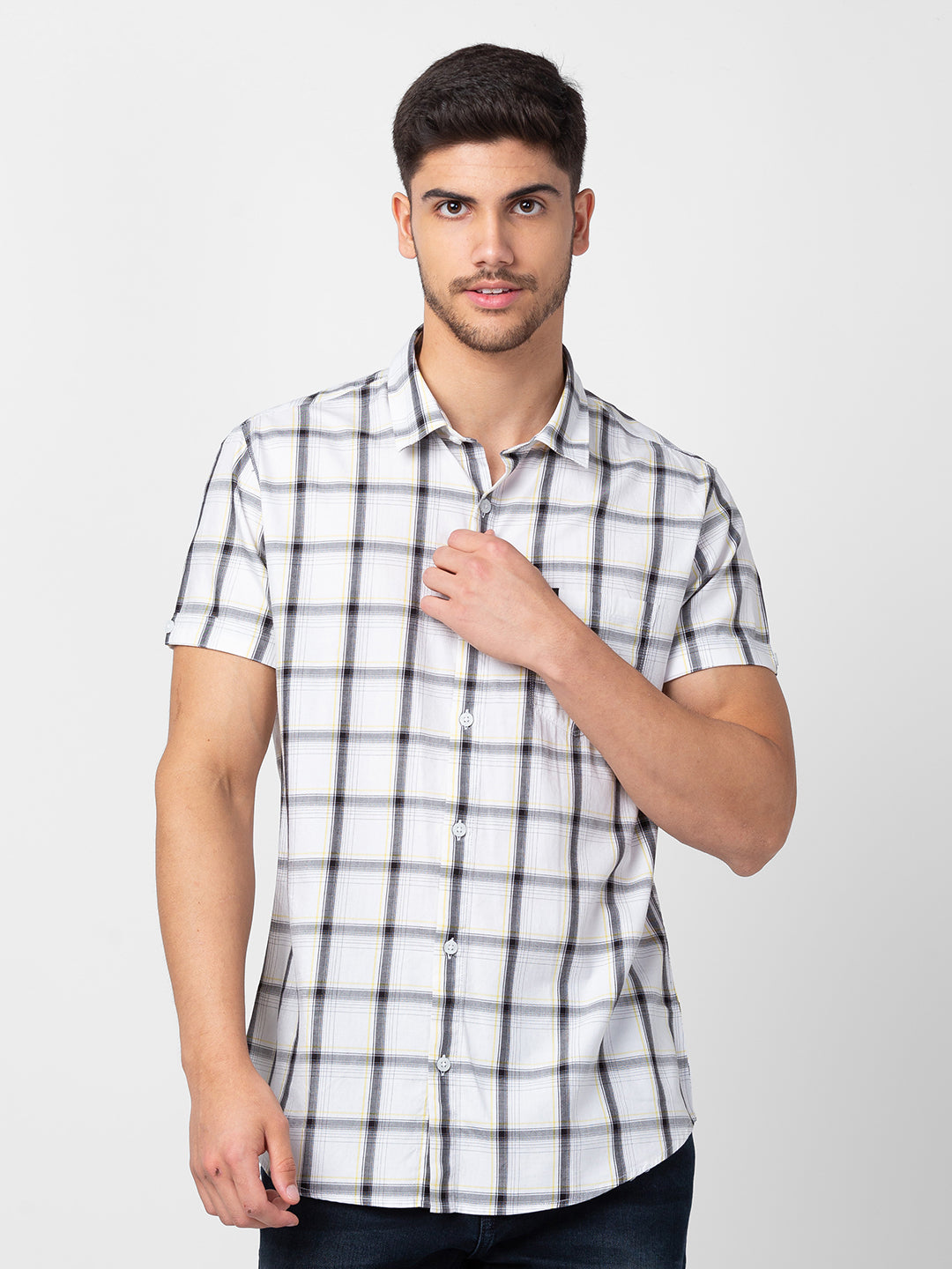 Spykar Men White Cotton Slim Fit Checkered Shirt