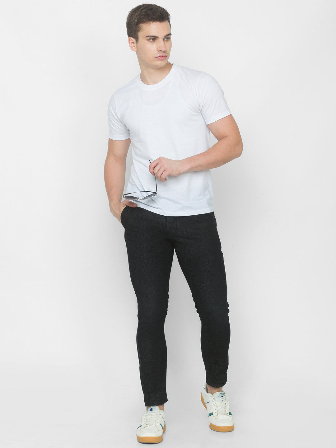 Spykar Men Black Solid Slim Mid-Rise Jeans (Kano)