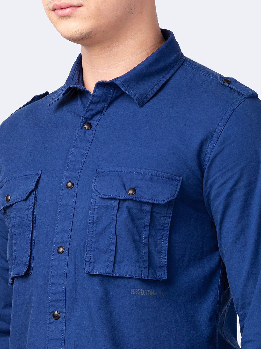 Spykar Men Indigo Blue Cotton Regular Slim Fit Plain Shirt