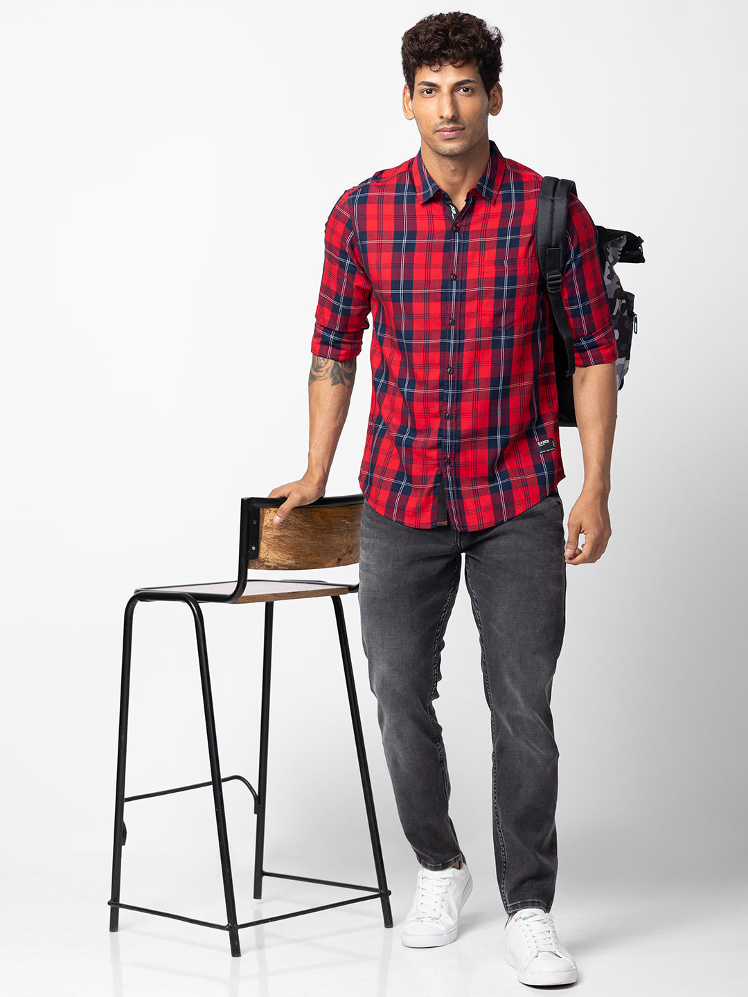 Spykar Men Red Cotton Slim Fit Checkered Shirt