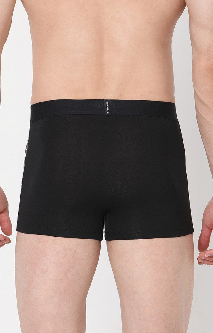 Underjeans By Spykar Men Black Solid Trunks