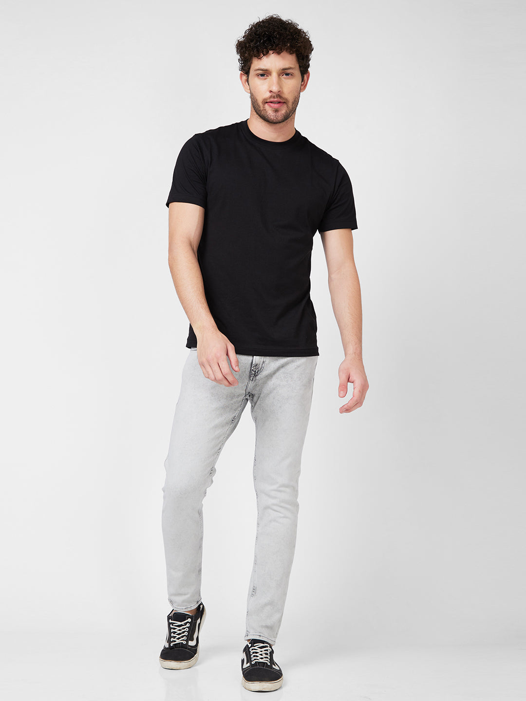 Spykar Mid Rise Slim Fit Tapered Length Grey Jeans For Men
