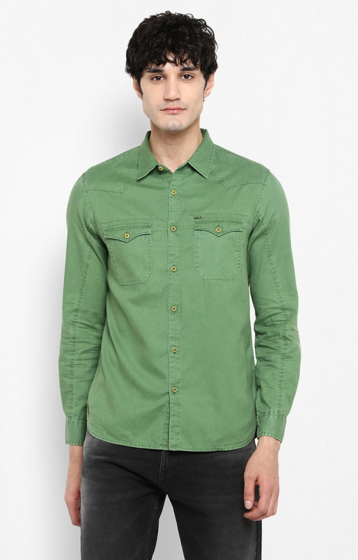 Spykar Men'S Green Cotton Solid Casual Shirts