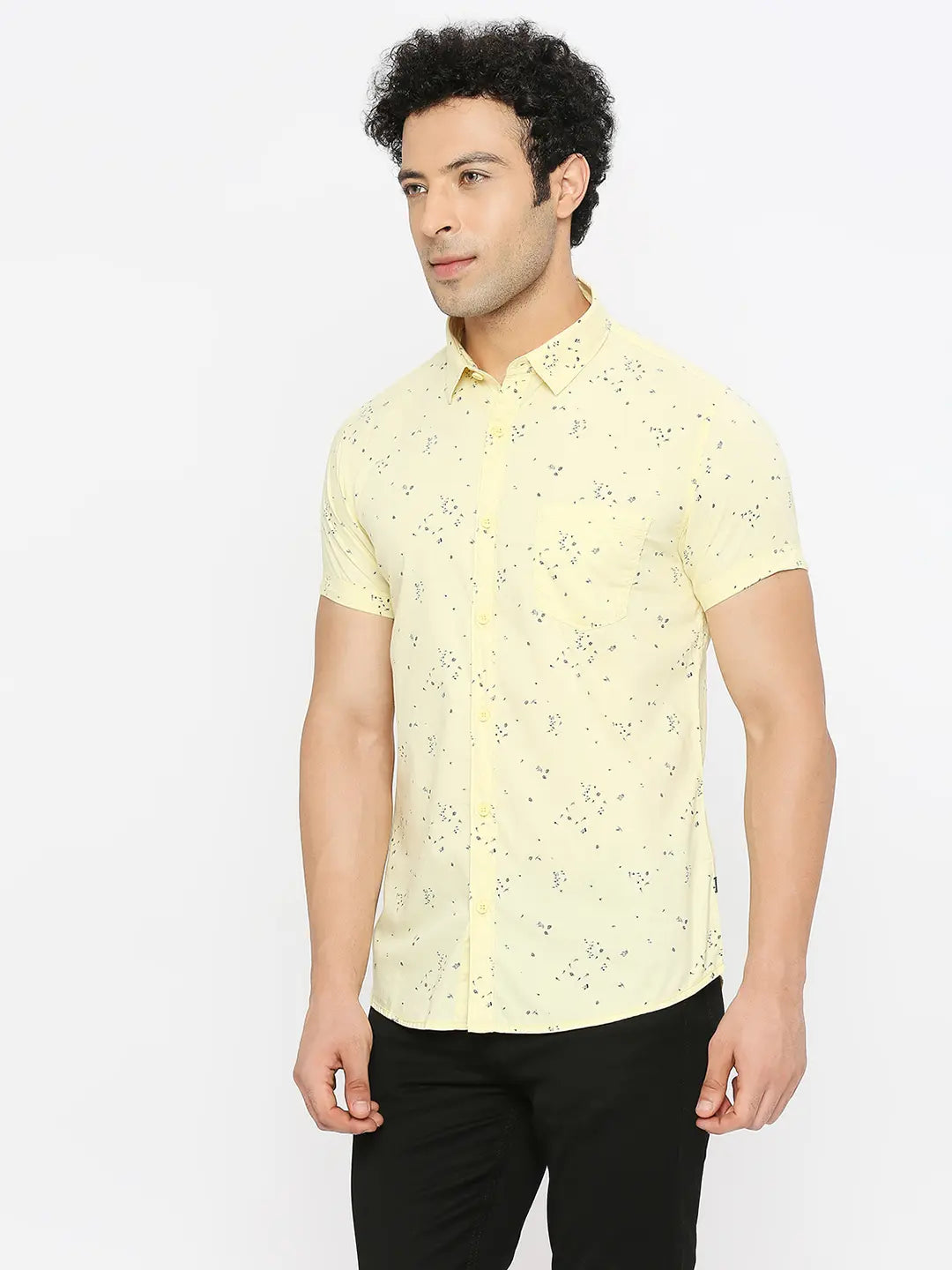 Spykar Men Powder Yellow Twill Slim Fit Half Sleeve Printed Shirt