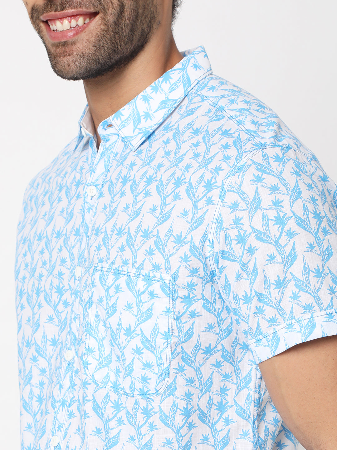 Spykar Men Aqua Blue Cotton Slim Fit Half Sleeve Floral Print Shirt