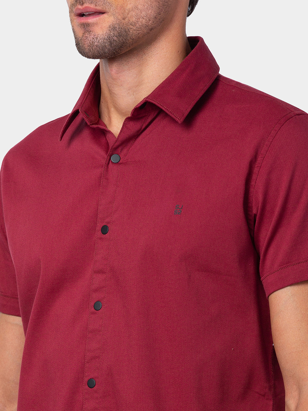 Spykar Men Deep Red Cotton Slim Fit Plain Shirt