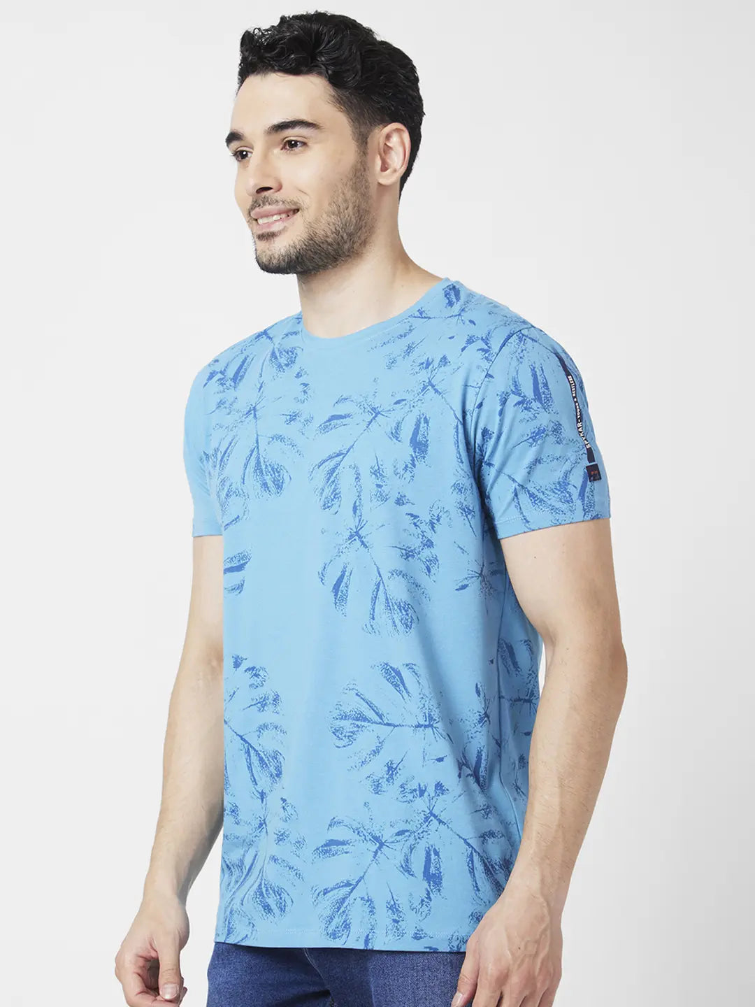 Spykar Men Haze Blue Blended Slim Fit Half Sleeve Round Neck Floral Print Tshirt