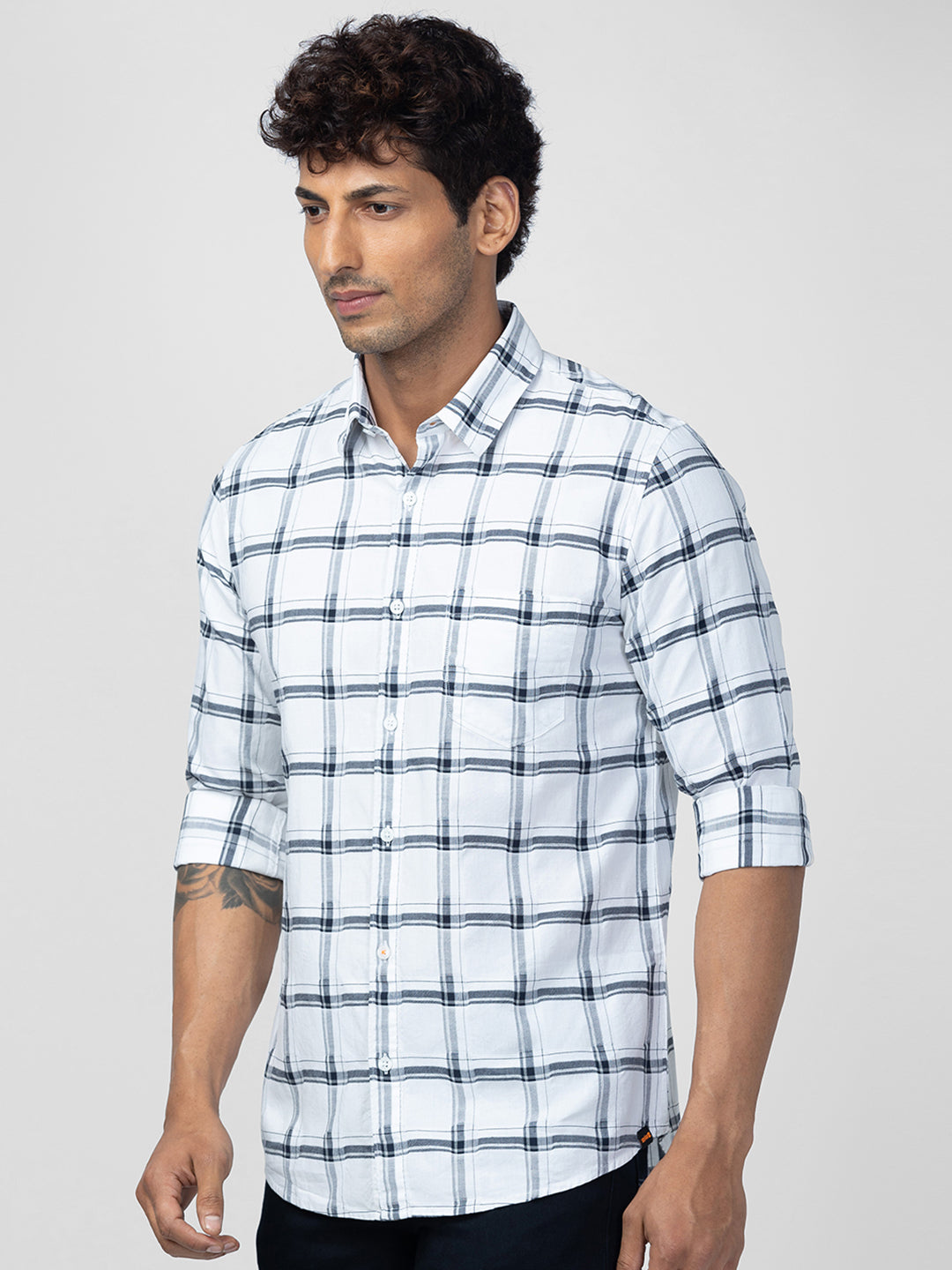 Spykar Men White Cotton Regular Slim Fit Checkered Shirt