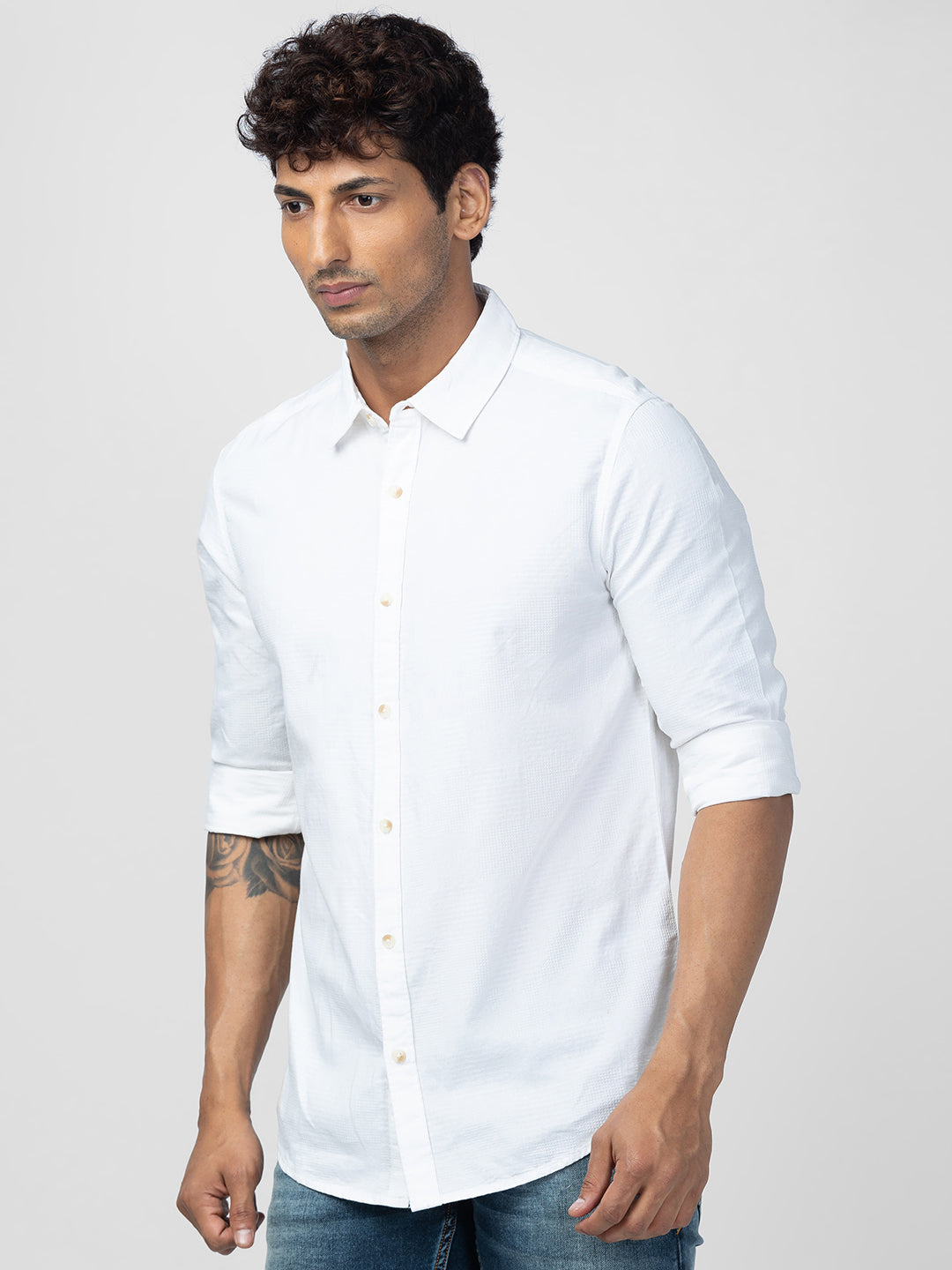 Spykar Men White Cotton Slim Fit Plain Shirt